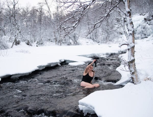 Icebath in Sweden in December - cold bath in Tänndalen