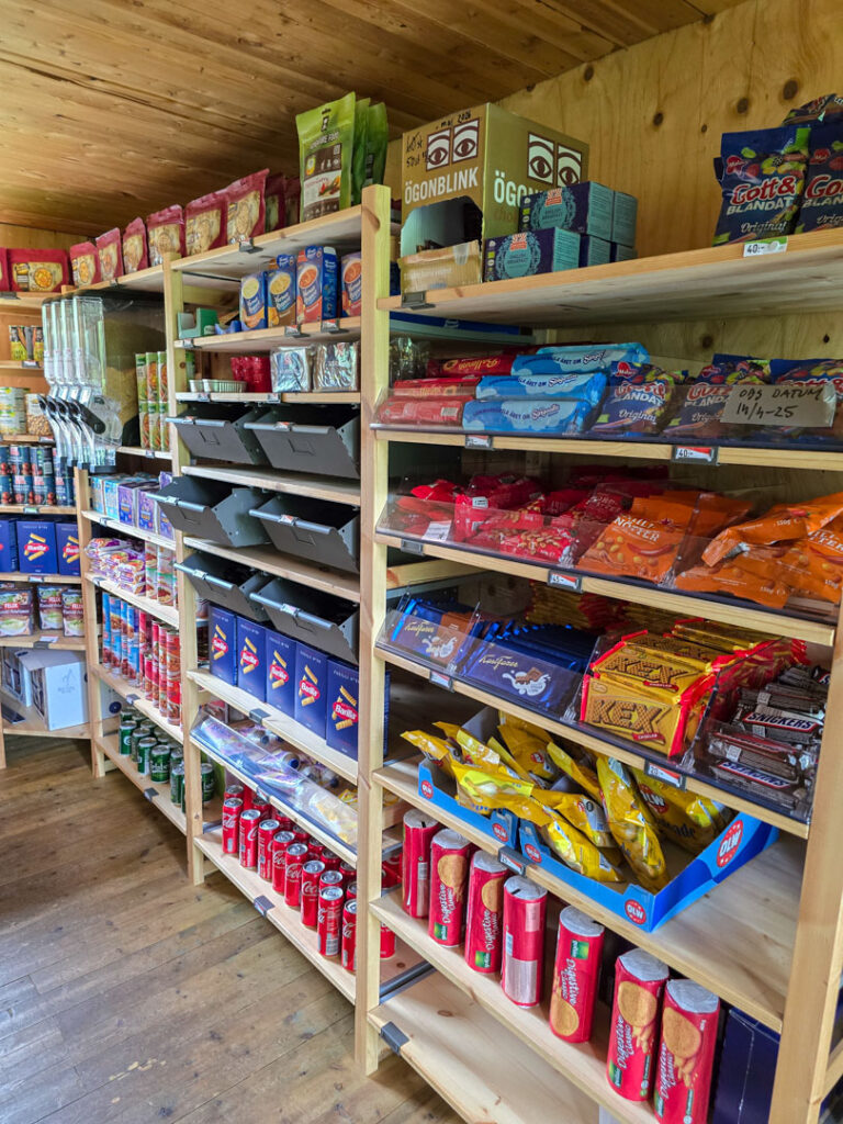 Butik i STF Såmmarlappa Padjelantaleden