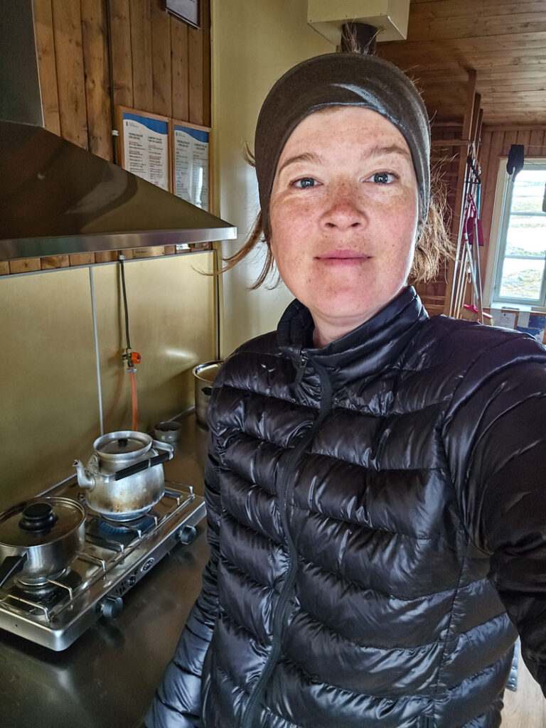 Wilda Nilsson i Nallo Fjällstuga på fjällvandring