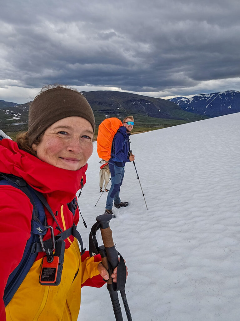 Wilda och Max Nilsson på fjällvandring till Nissonvággijohka-2