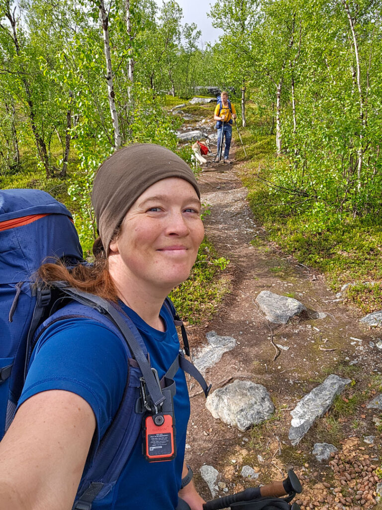 Vandring med start i Abisko Östra Wilda och Max vandrar med hund