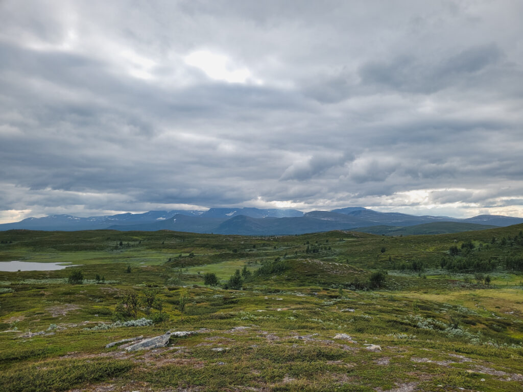 Kungsleden mellan Tärnasjöstugan och Servestugan