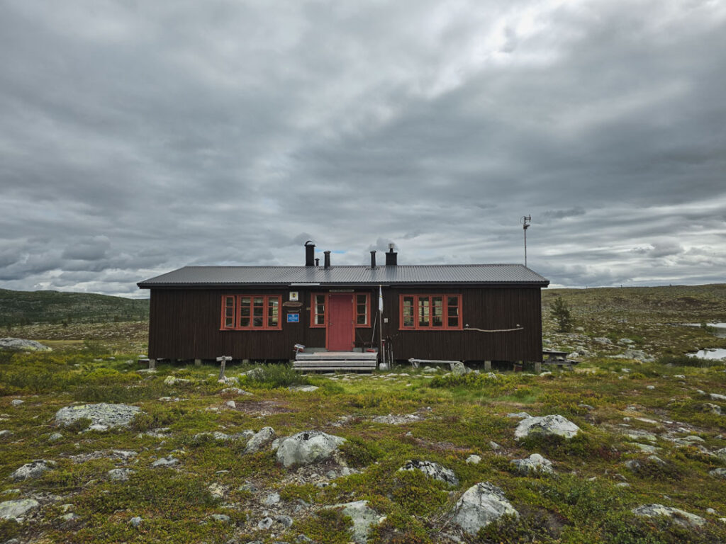 Storrödtjärn STF fjällstuga