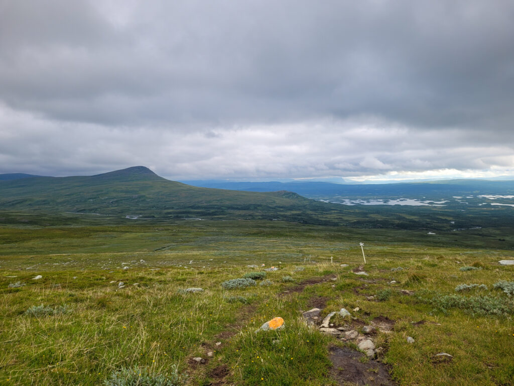 Utsikt mot Syterstugan på fjällvandring